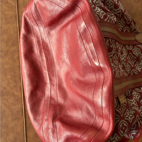 Louis Vuitton Limited Edition Monogram Aviator Bag in Bordeaux Red - PRISTINE - Picture 11 of 13